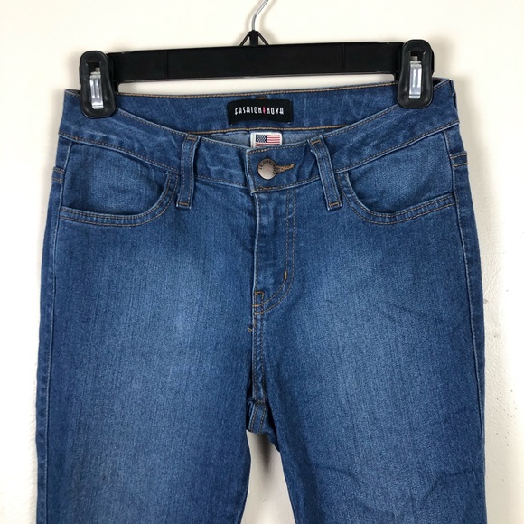 ✨Fashion Nova Classic Skinny Jeans✨ - Picture 2 of 5